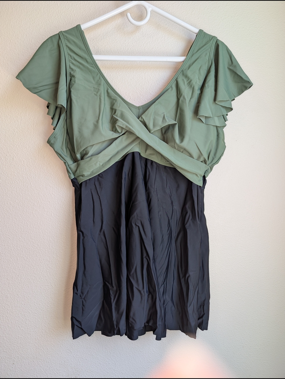 Flutter Sleeve Swim Top - Size 2XL